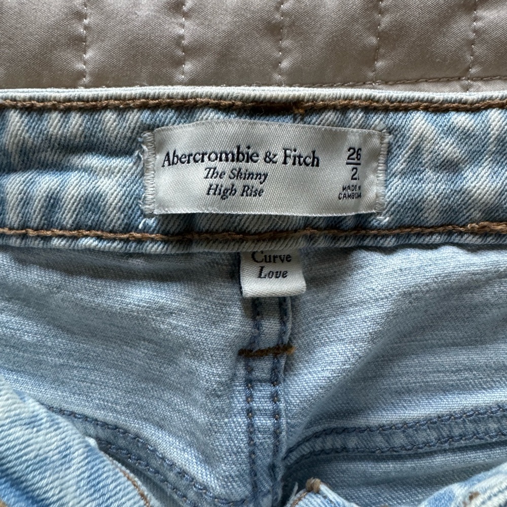 A&F Skinny High Rise Jeans - Picture 2 of 3